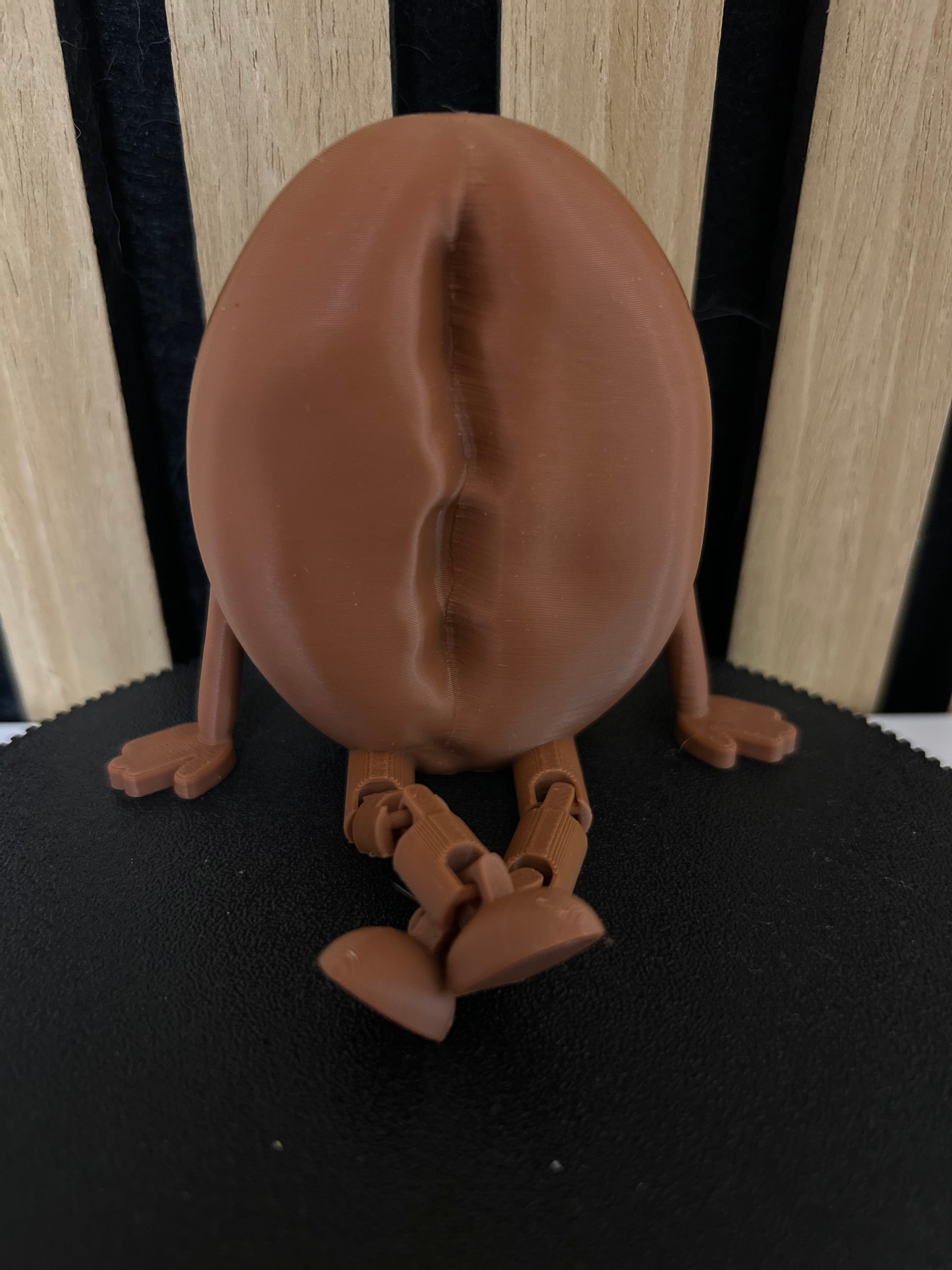 Kaffeebohnen-Buddy 3D-Druck – Rückansicht mit Gelenk-Beinen