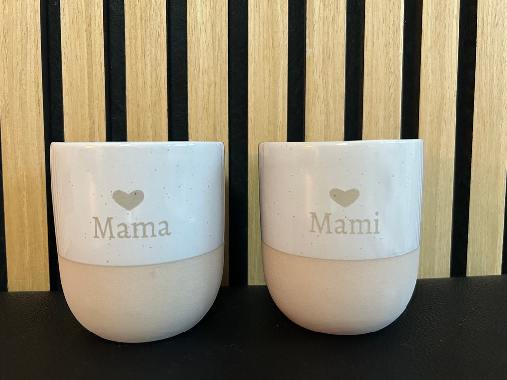 Personalisierter Keramikbecher mit Gravur